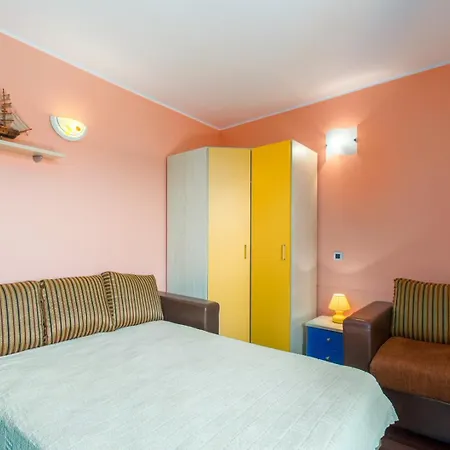 Dora Apartament *
